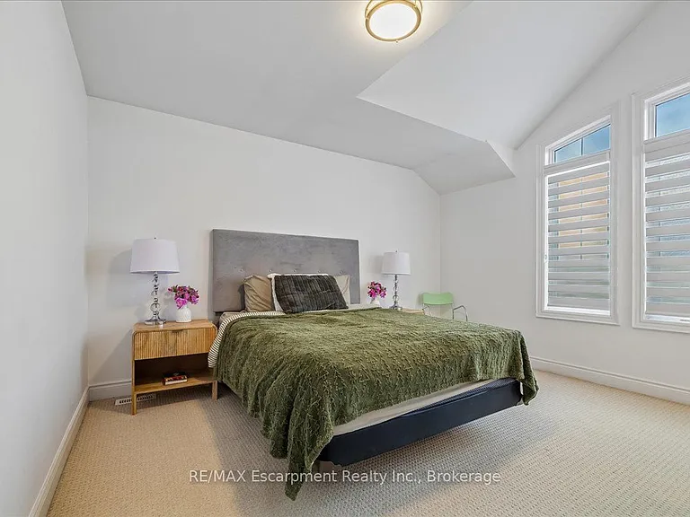 2400 Spring Meadow Way — Photo 33