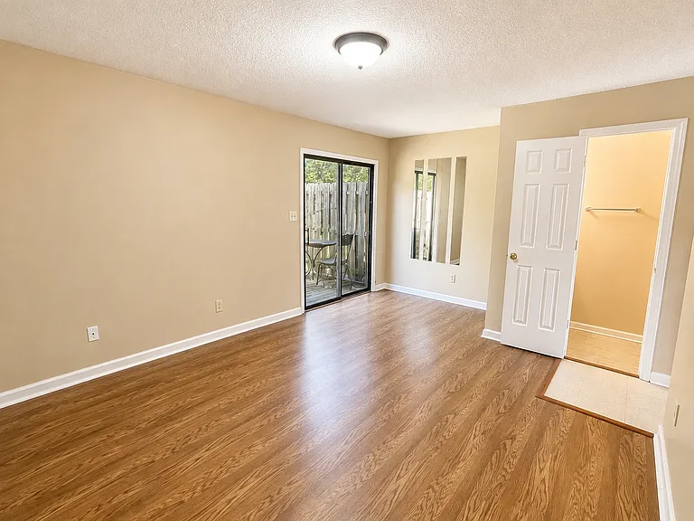 25 Ridgeway Terrace Dr — Photo 6