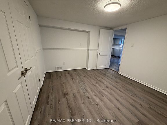 5th image of 404 Rustic Rd #Basement