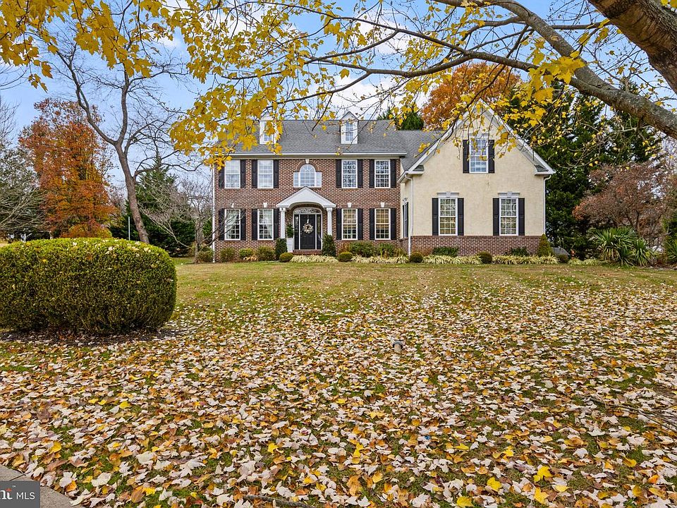 1st image of 403 Dewey Ln