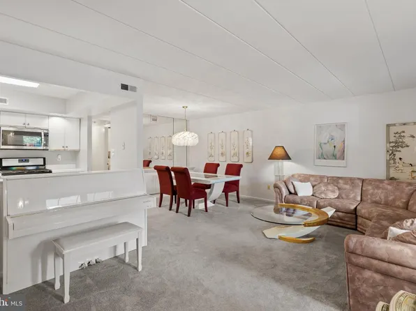 2015 Welsh Rd APT D57, Philadelphia, PA 19115