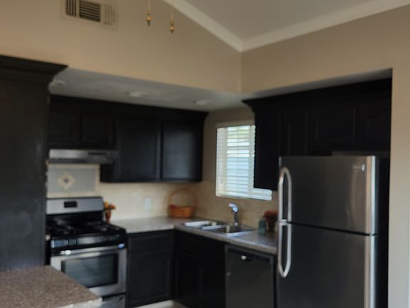 Avail Gas stove, fridge, dishwasher, garbage disposal Vaulted ceilings