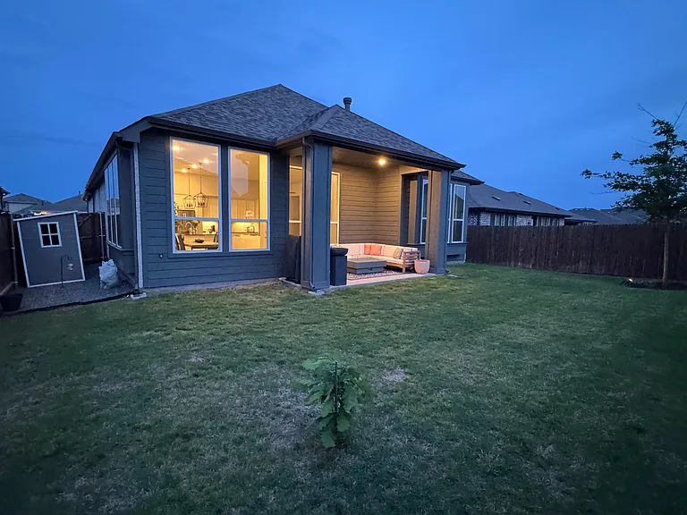 711 Markham Dr — Photo 27