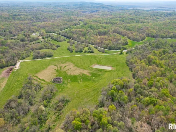 Pond Ridge Rd, Murphysboro, IL 62966