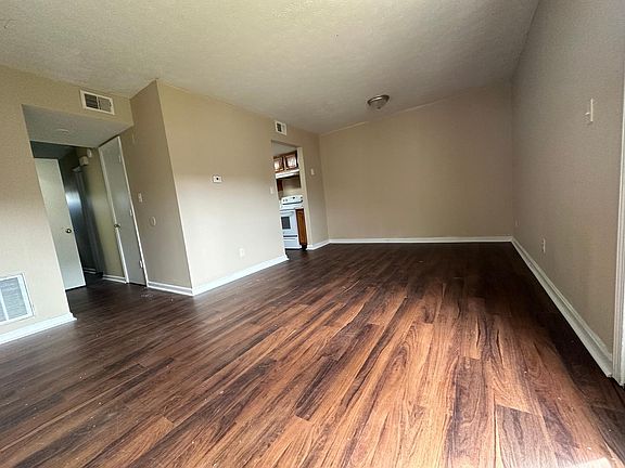 4th image of 4806 Fegenbush Ln