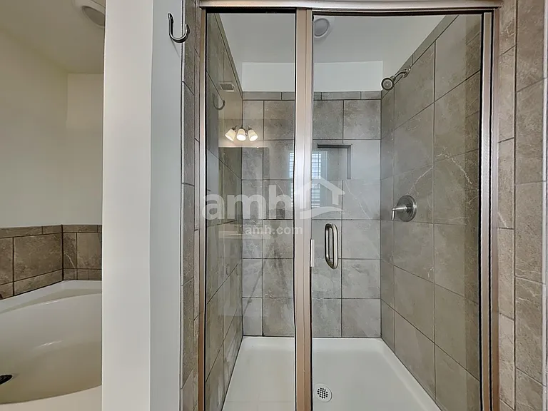 515 McMillan Ln — Photo 14