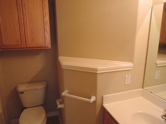 4th image of 410 Sequoia Dr