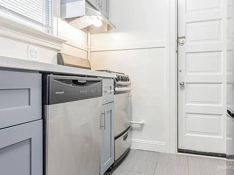 1250 Taylor St #7J — Photo 3