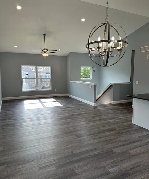 33 Faith Dr — Photo 3
