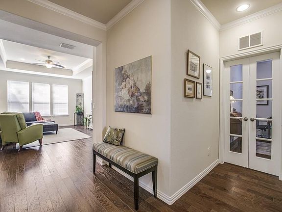 4th image of 6427 Paragon Dr