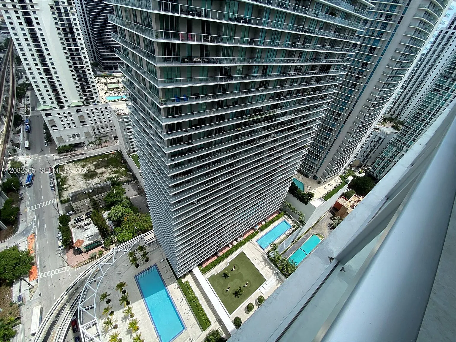 The Axis On Brickell Cond — Photo 1