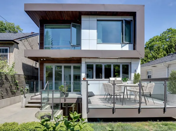 4368 W 15th Ave, Vancouver, BC V6R 3A8