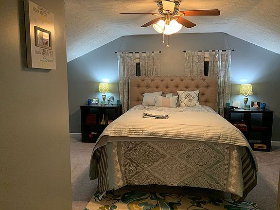 Upstairs bedroom 1