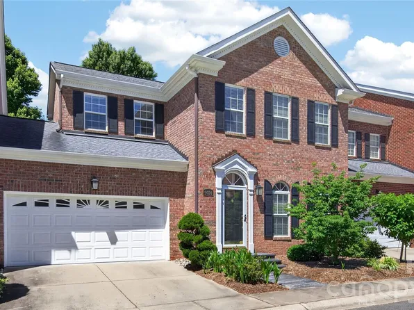 9024 Bonnie Briar Cir, Charlotte, NC 28277