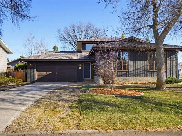 5103 W 60th St, Lacombe, AB T4L 1T8