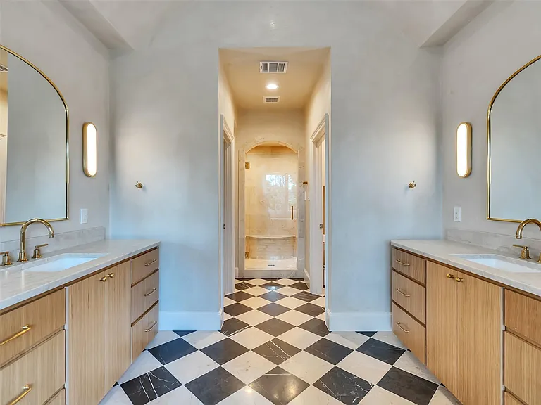 6608 Vanderbilt St — Photo 29