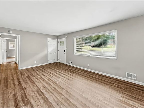 2nd image of 1905 Delowe Pl SW