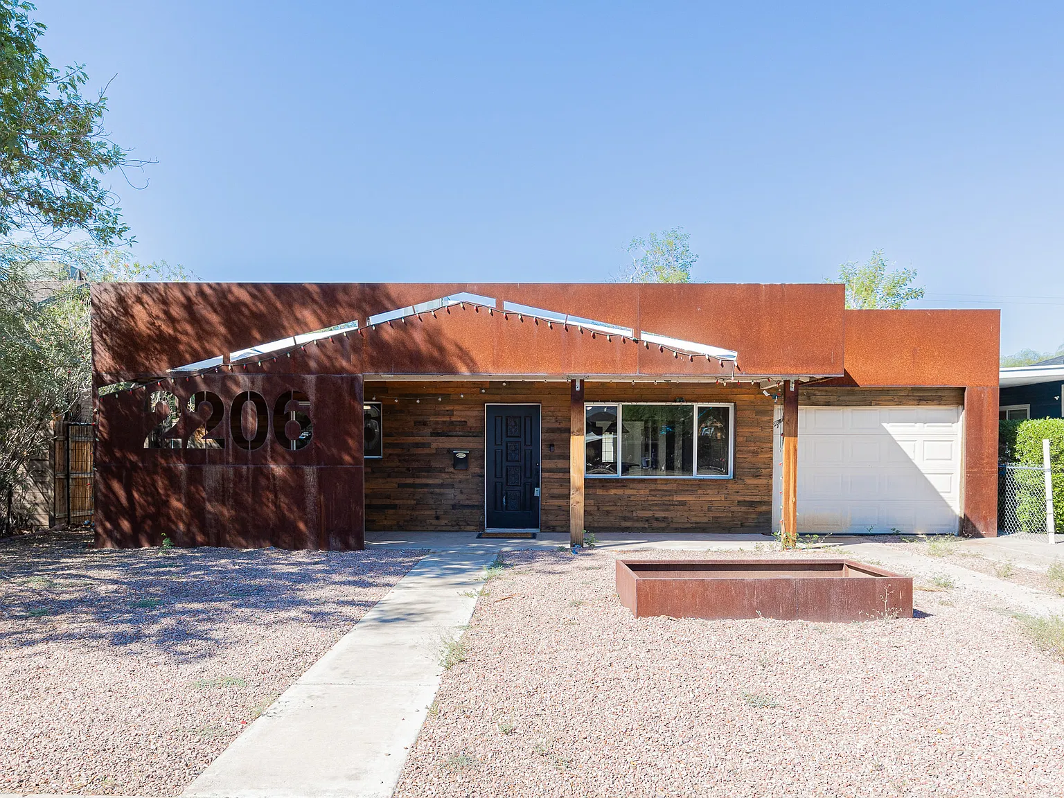 2206 N Dayton Street, Phoenix Az — Photo 2