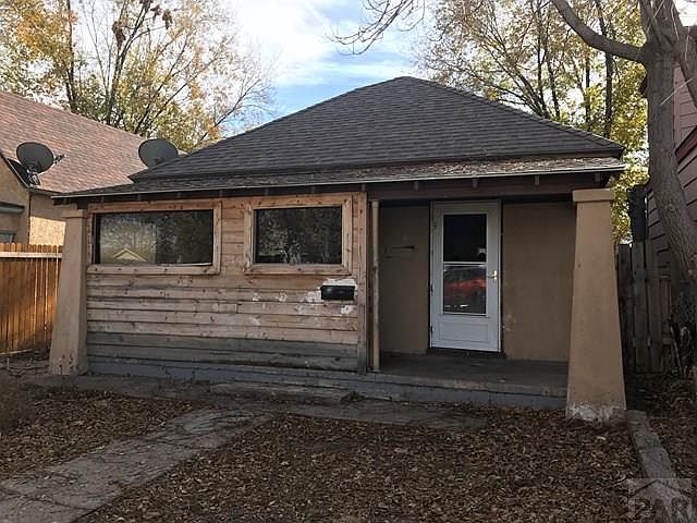 1st image of 716 E 3rd St