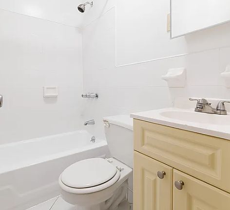 5th image of 640 E 14th St APT 11
