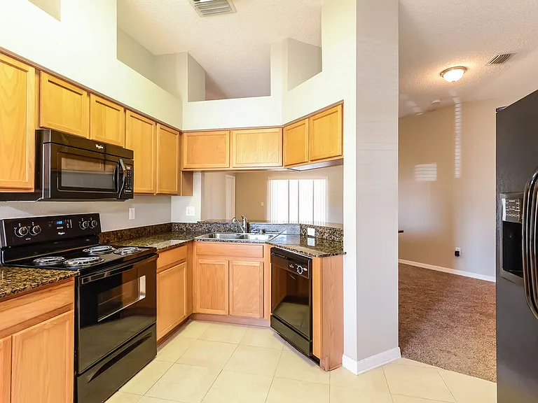11025 Whittney Chase Dr — Photo 7