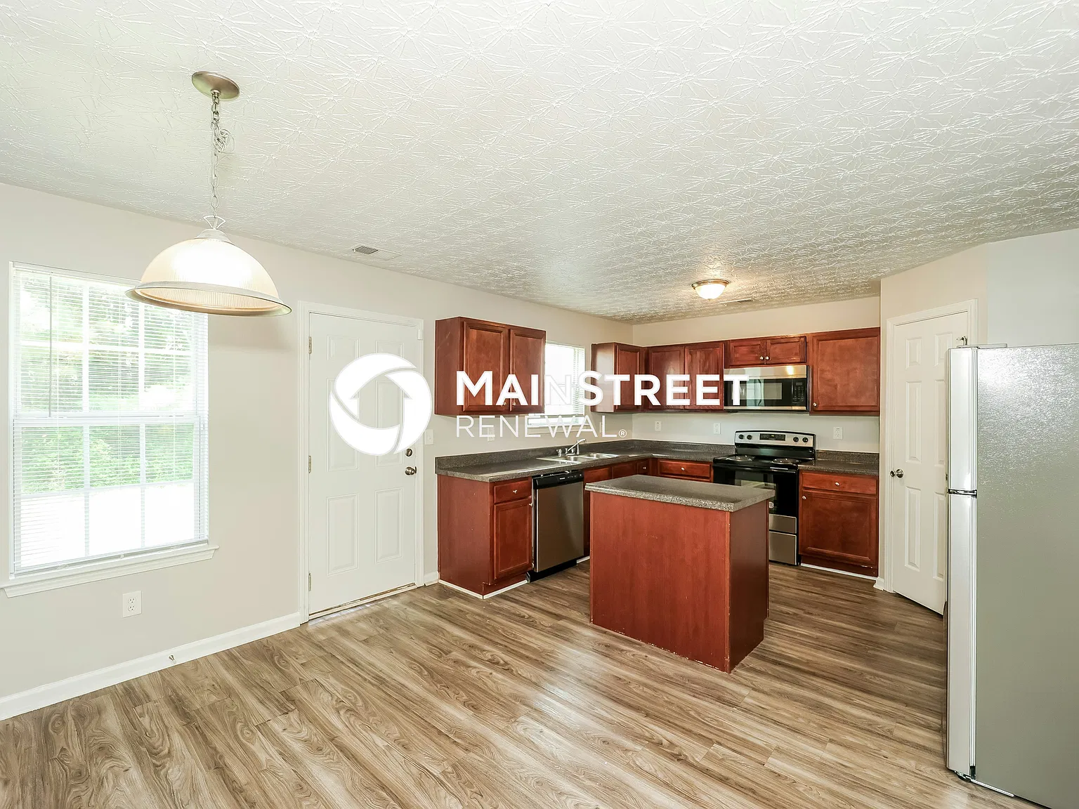 5121 Amberland Sq — Photo 1
