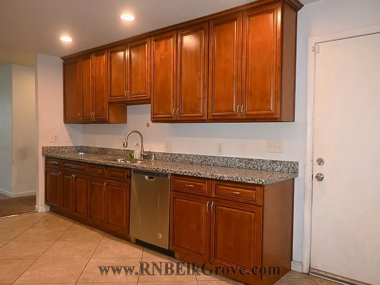 2271 E Church St — Photo 11