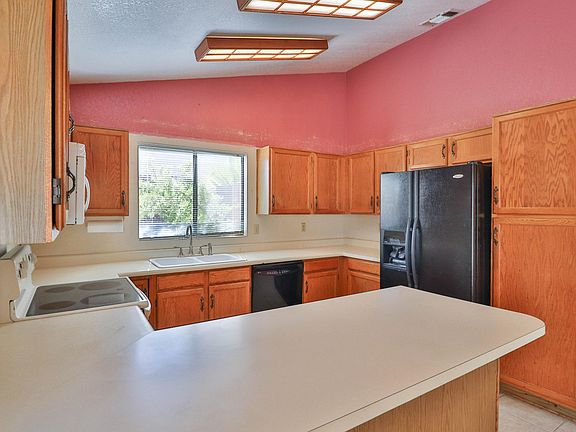 4th image of 4250 W Woodridge Ln