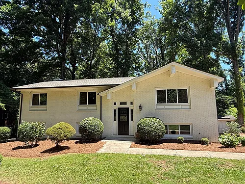 200 Sherwood Dr Photo 1