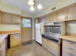 10151 S Bell Ave, Chicago, IL