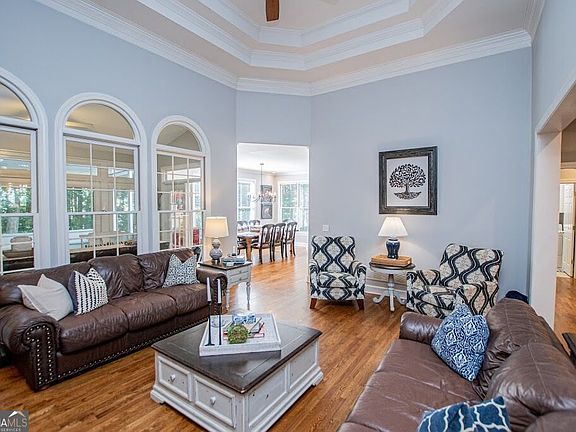 5th image of 55 Wynridge Dr