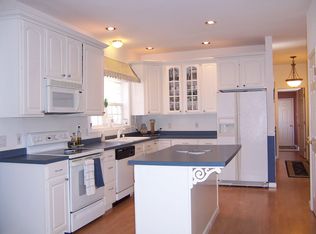 20 Eska Dr, Ledyard, CT 06339
