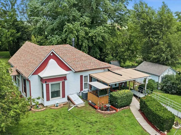 12472 Saline Rd, Winchester, KS 66097