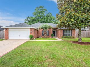 5621 N Brook Dr, Crestview, FL 32539