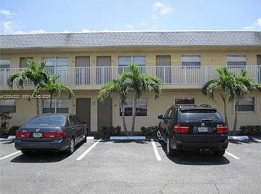 4061 N Dixie Hwy #31 — Photo 5