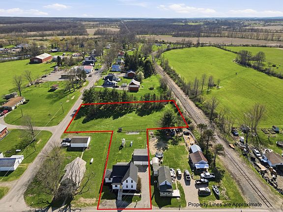 2nd image of 21867 Raymond Rd