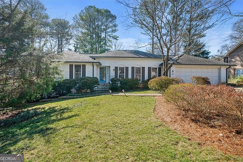 1st image of 450 Knoll Woods Dr