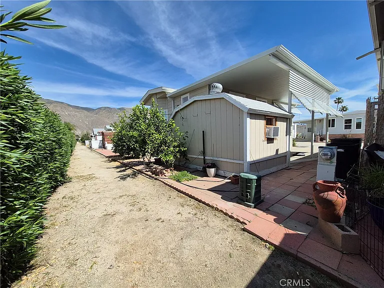 1382 Western Dr — Photo 16