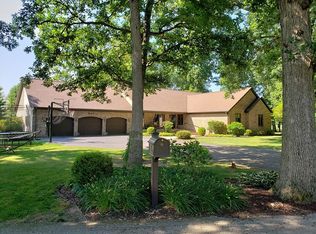 947 S Prairiewood Dr, Rochester, IN 46975