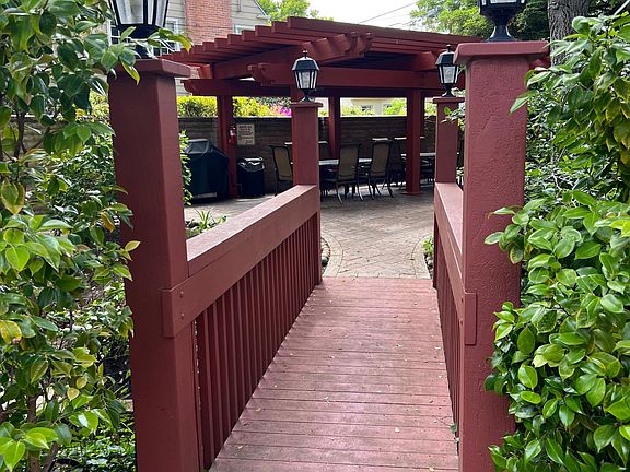 5th image of 1435 Bellevue Ave APT 106