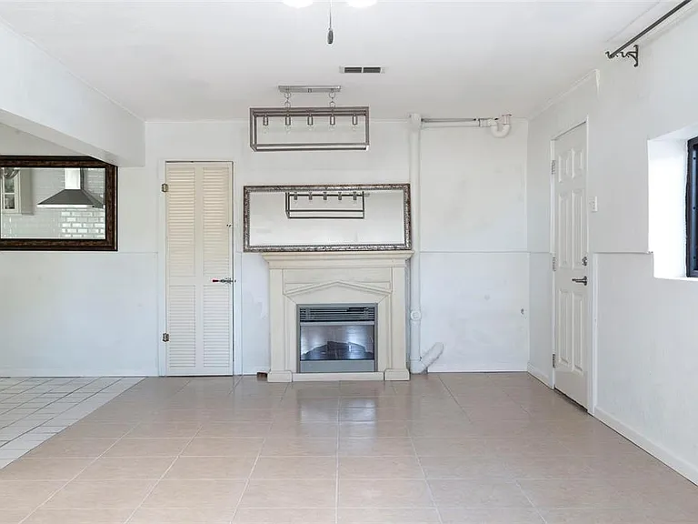 2710 Hibiscus Dr W — Photo 41
