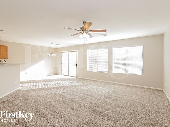 4th image of 9551 Grapeland Ave