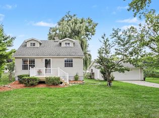 4726 Rosedale Ct, Clarkston, MI 48348
