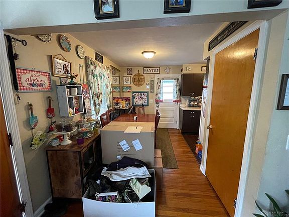 4th image of 523 Burkhardt Ave