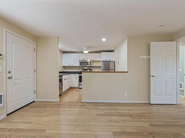 1439 NW Juniper St #6 — Photo 10