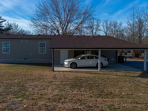 3rd image of 2332 Hovekamp Rd