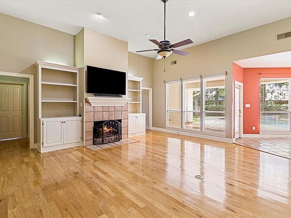 5th image of 307 Lake Shore Dr