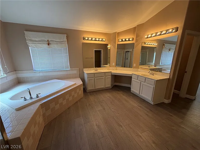 2381 Goldfire Cir — Photo 39