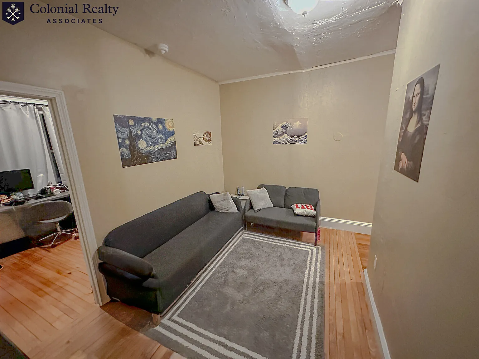 3 bed, 1.0 bath, 900 sqft, $4,350 — Photo 3