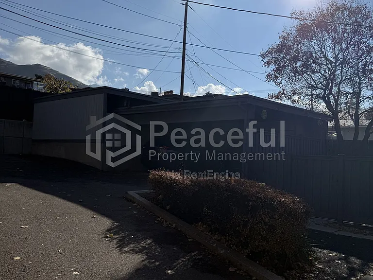 2025 S Broadmoor St — Photo 25